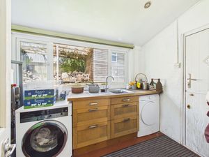 Utility room- click for photo gallery